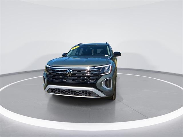 used 2025 Volkswagen Atlas car, priced at $41,275