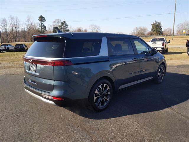 used 2024 Kia Carnival car, priced at $34,353
