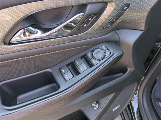 used 2023 Chevrolet Traverse car, priced at $38,553