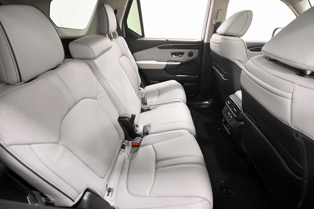 new 2025 Honda Pilot car, priced at $50,223