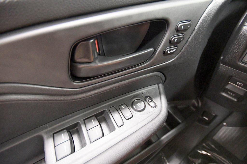 new 2026 Honda Odyssey car, priced at $42,599