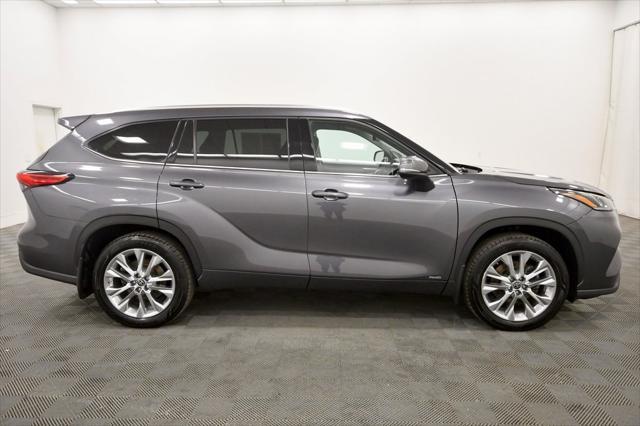 used 2022 Toyota Highlander Hybrid car, priced at $39,999