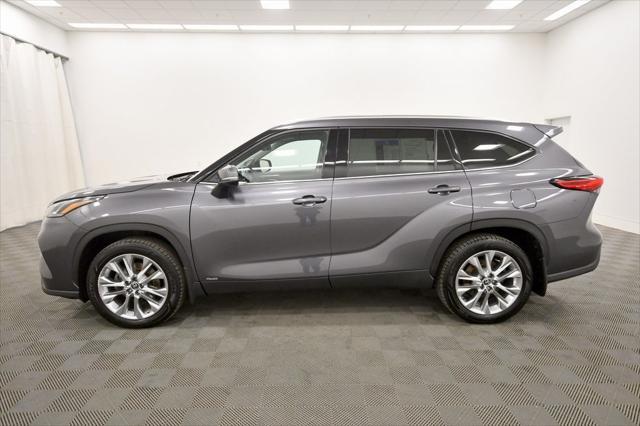 used 2022 Toyota Highlander Hybrid car, priced at $39,999