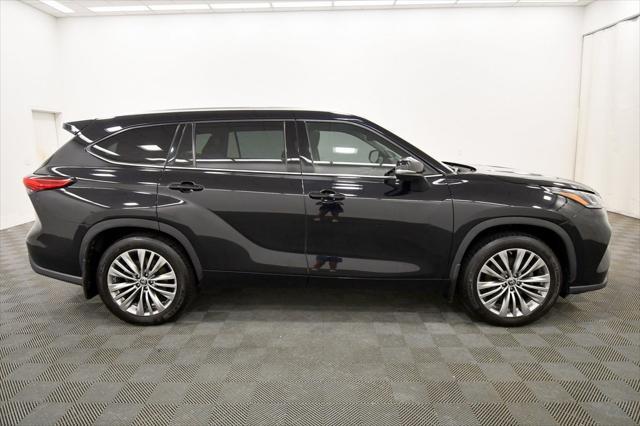 used 2021 Toyota Highlander car, priced at $38,999