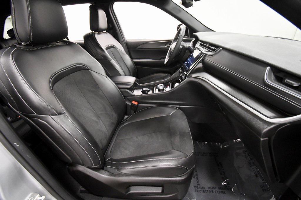 used 2024 Jeep Grand Cherokee car, priced at $32,399