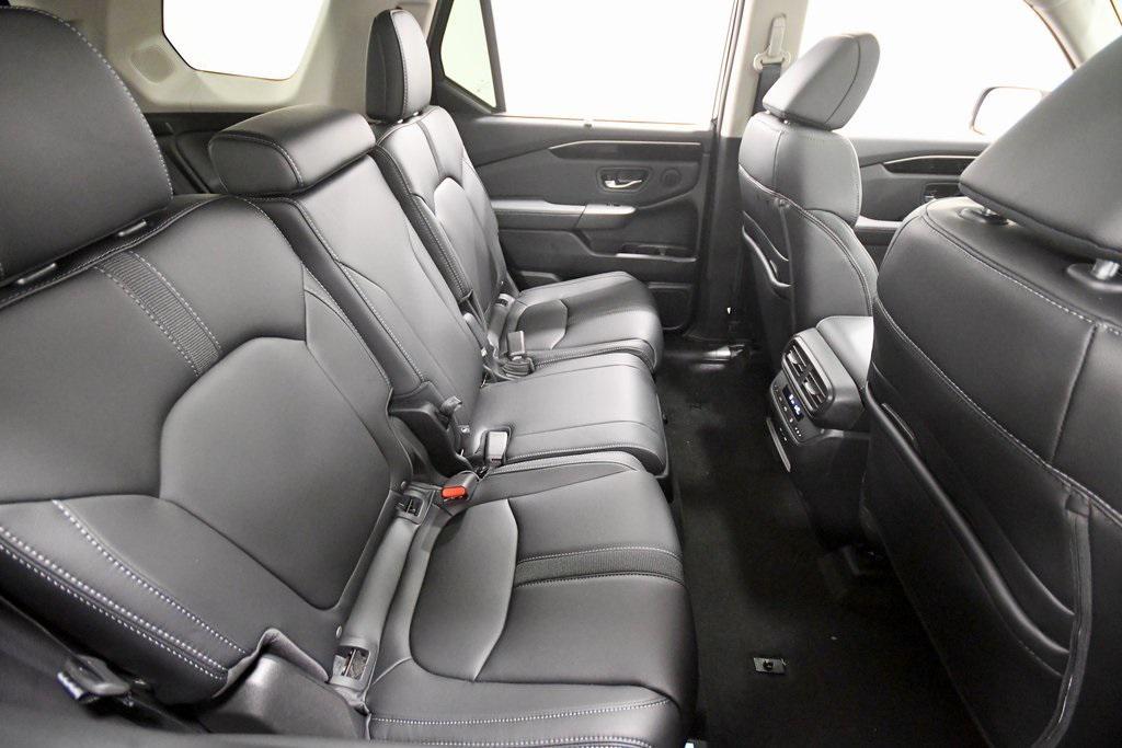 new 2025 Honda Pilot car, priced at $51,499