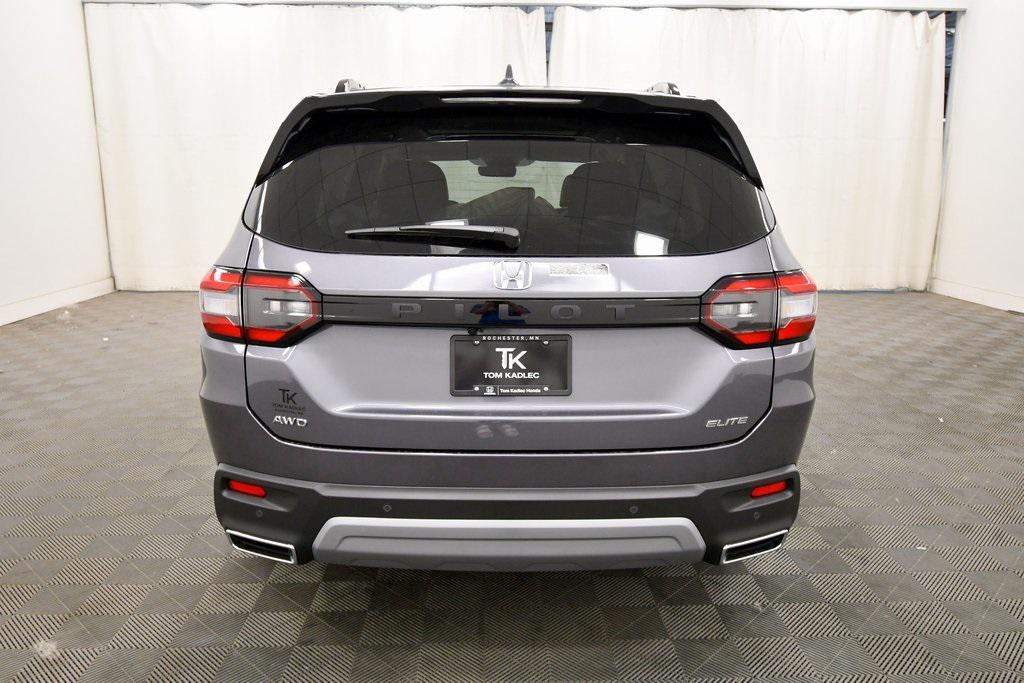 new 2025 Honda Pilot car, priced at $54,575