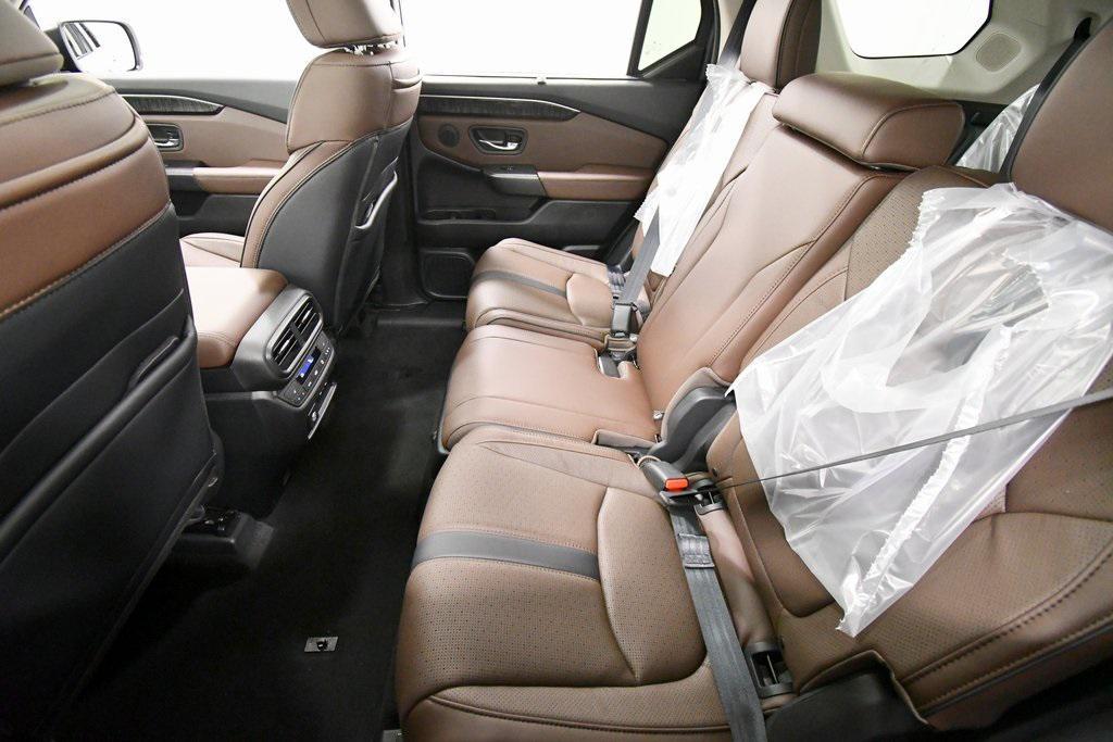 new 2025 Honda Pilot car, priced at $54,575