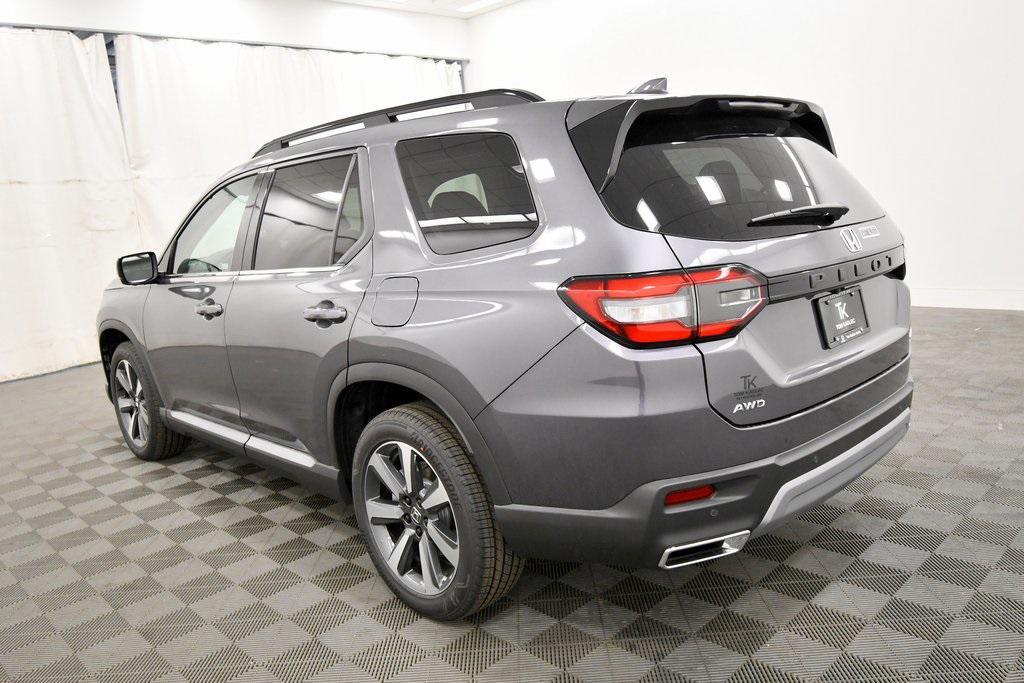 new 2025 Honda Pilot car, priced at $54,575