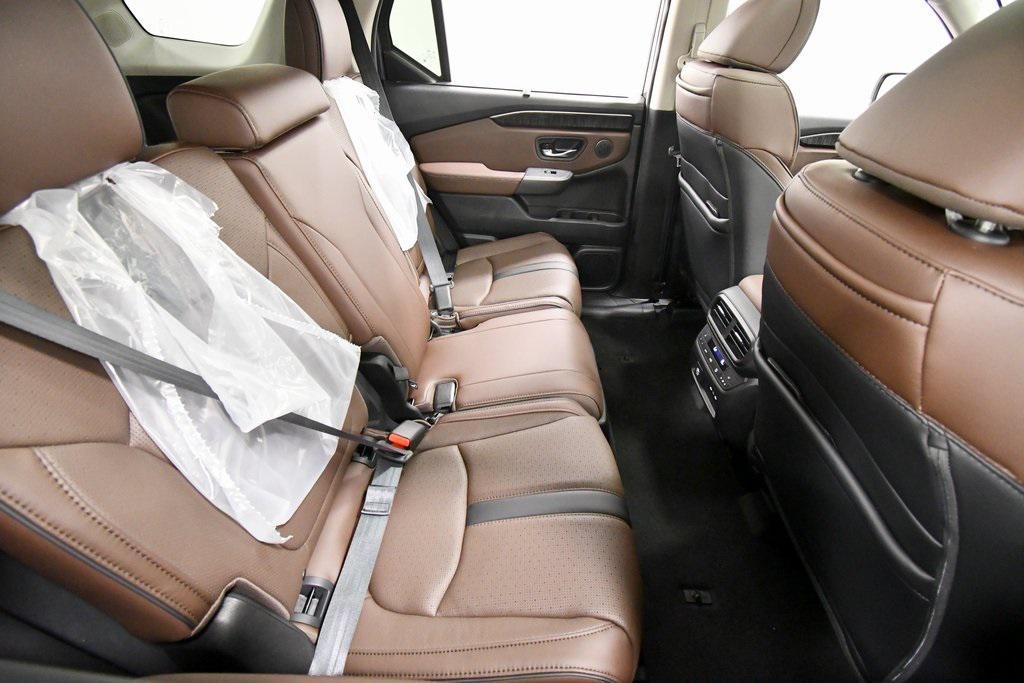 new 2025 Honda Pilot car, priced at $54,575