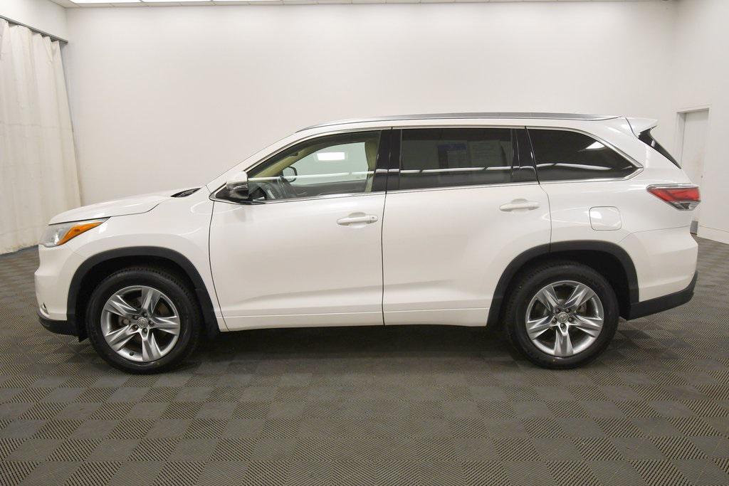 used 2015 Toyota Highlander car, priced at $16,249