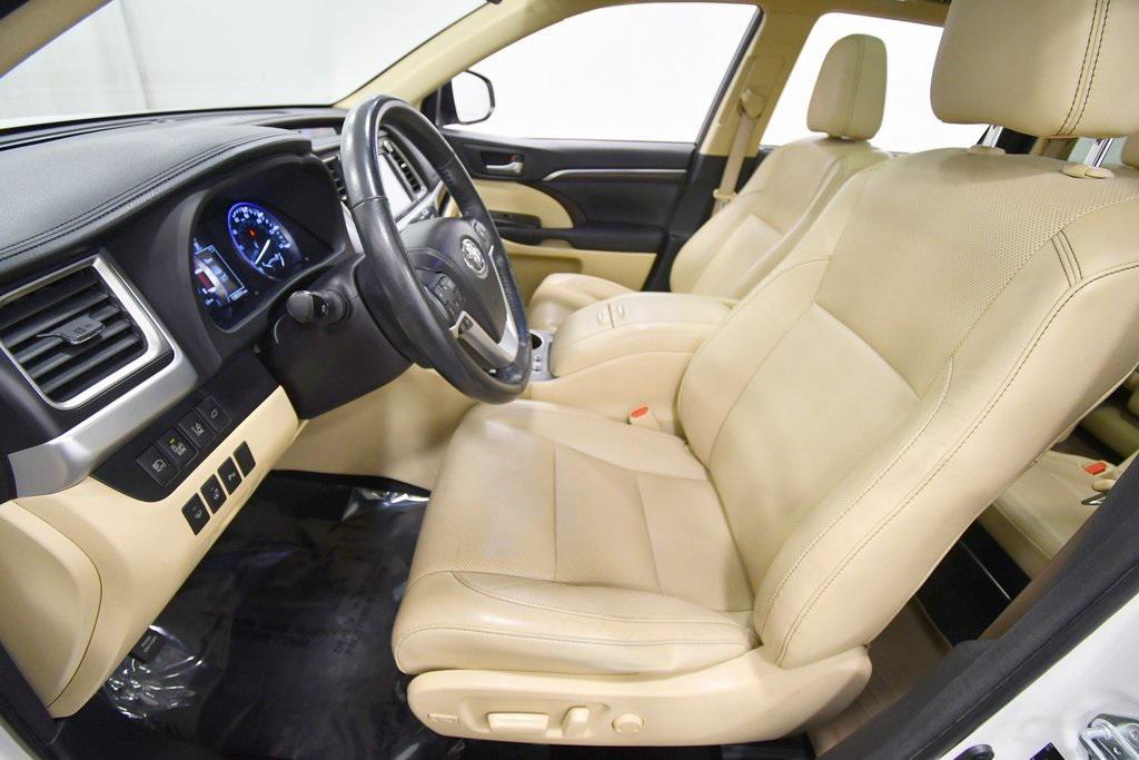 used 2015 Toyota Highlander car, priced at $16,249