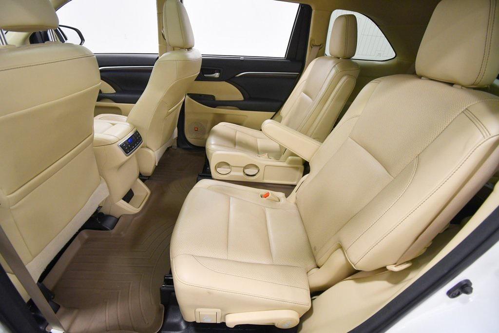 used 2015 Toyota Highlander car, priced at $16,249