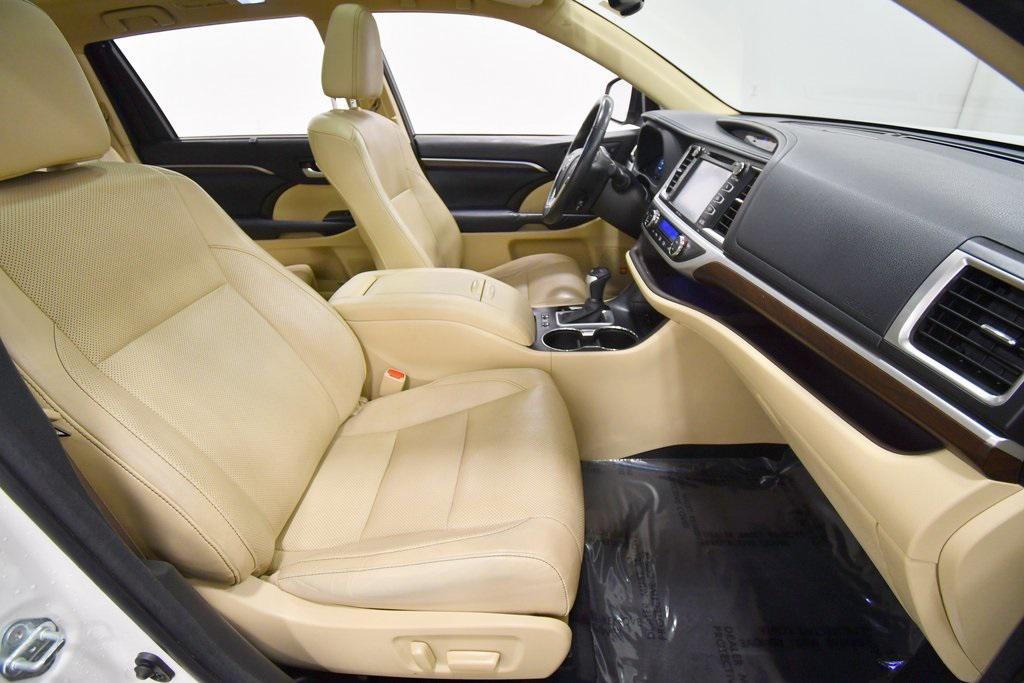 used 2015 Toyota Highlander car, priced at $16,249