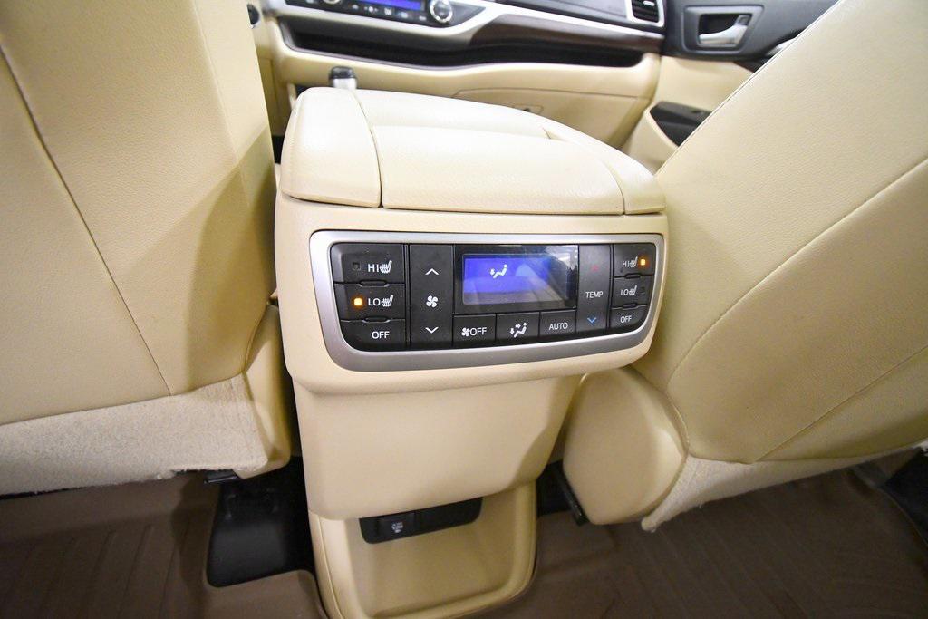 used 2015 Toyota Highlander car, priced at $16,249