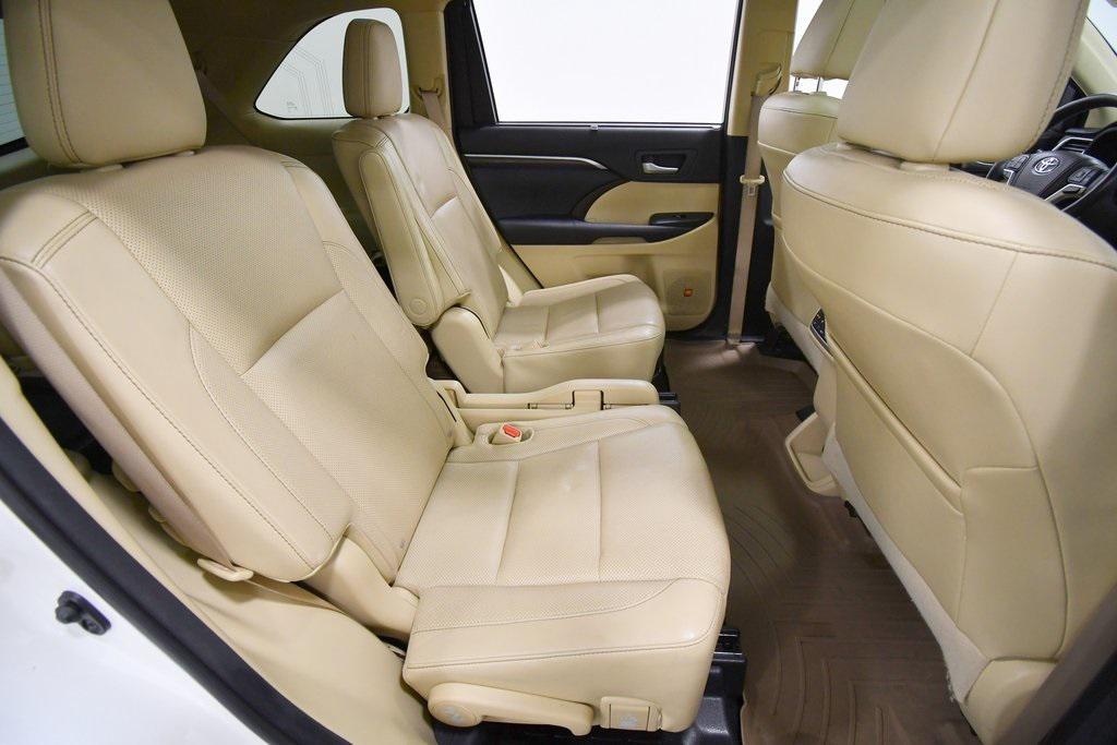 used 2015 Toyota Highlander car, priced at $16,249