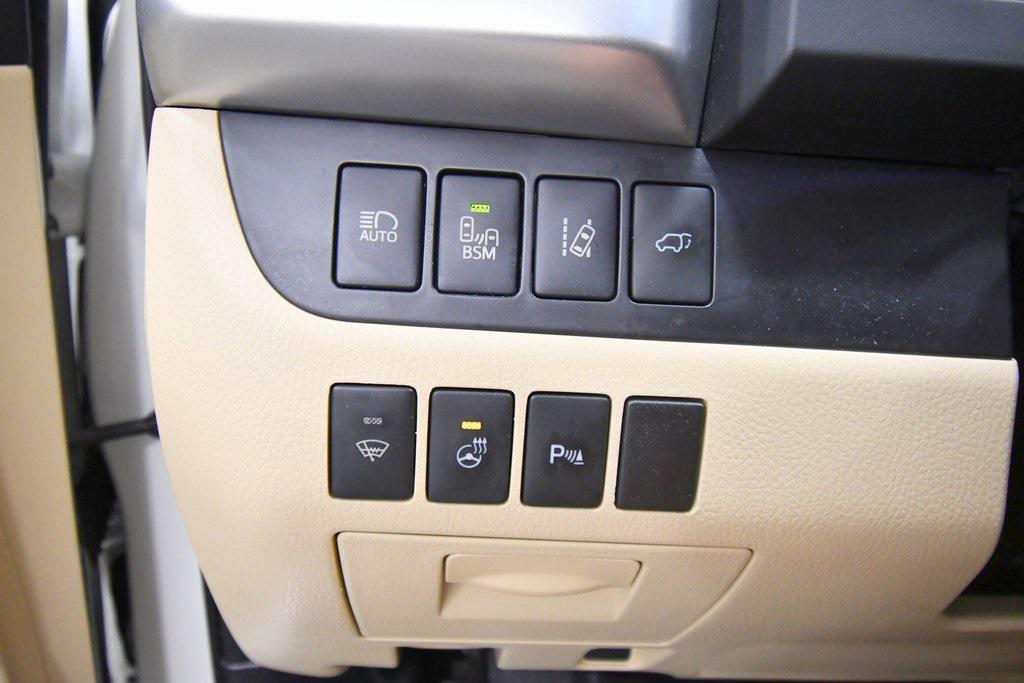 used 2015 Toyota Highlander car, priced at $16,249