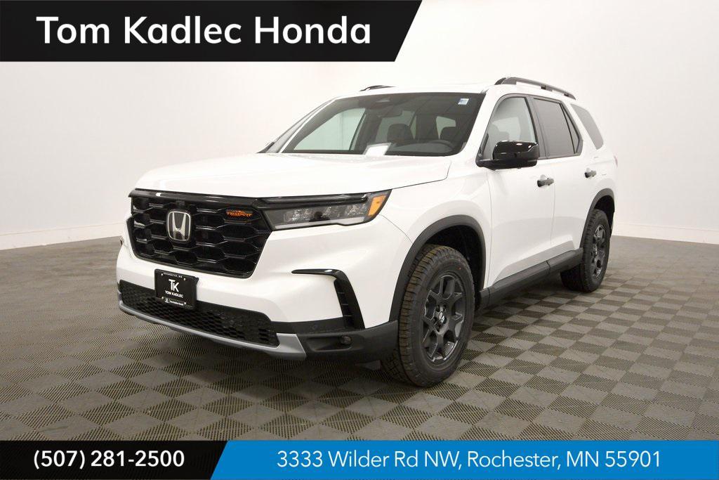 new 2025 Honda Pilot car, priced at $51,350