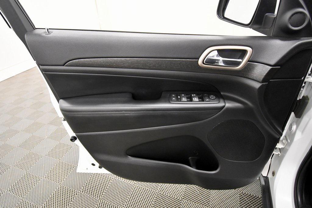 used 2016 Jeep Grand Cherokee car, priced at $9,999
