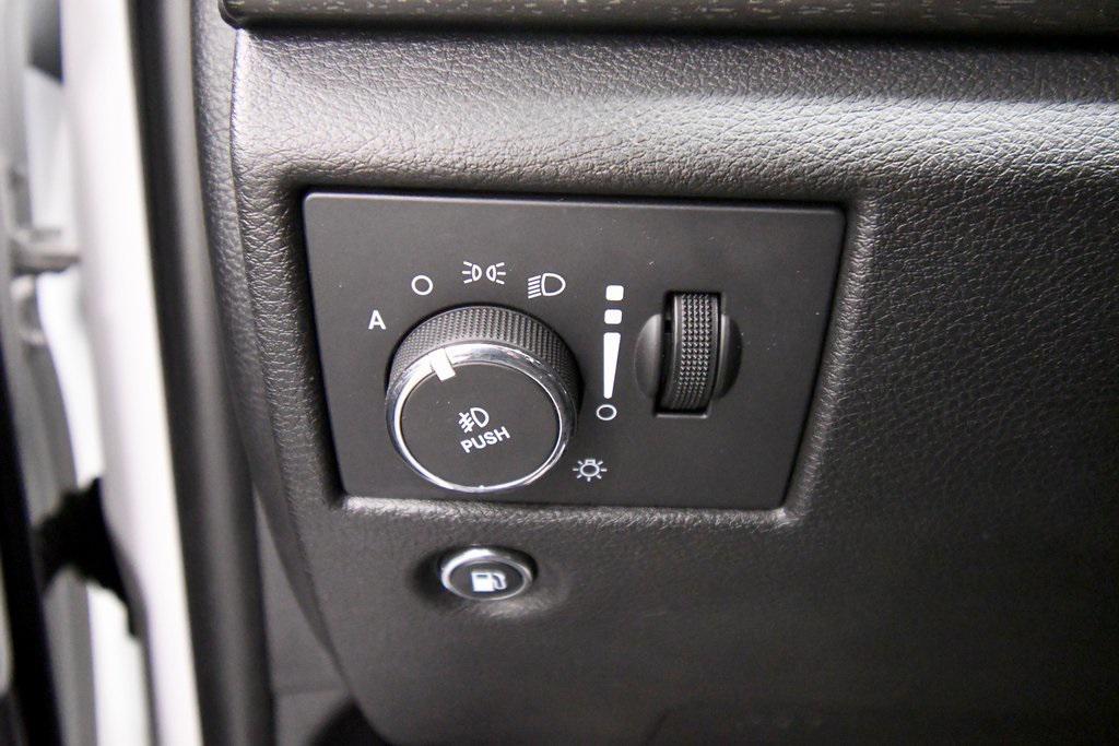 used 2016 Jeep Grand Cherokee car, priced at $9,999