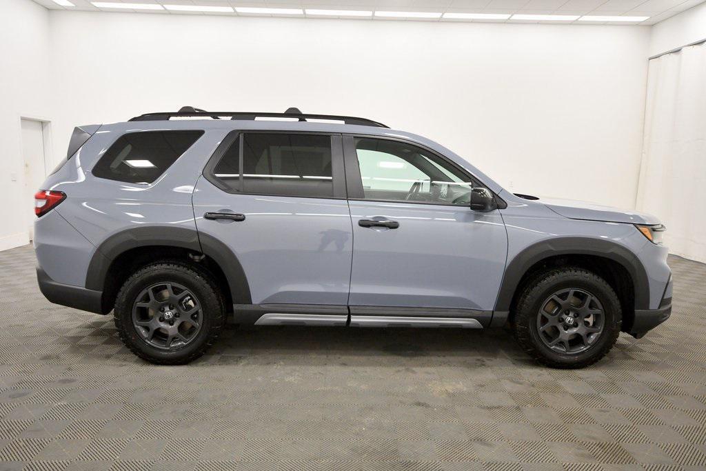 new 2025 Honda Pilot car, priced at $48,259