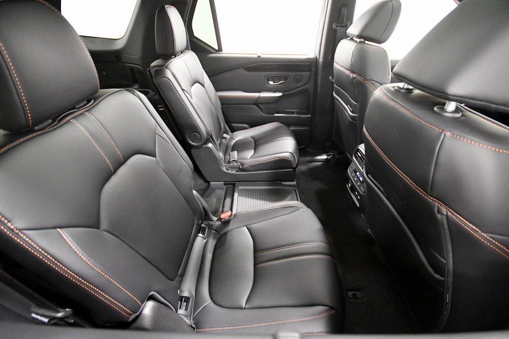new 2025 Honda Pilot car, priced at $48,259