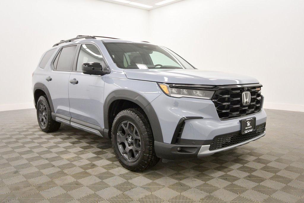 new 2025 Honda Pilot car, priced at $48,259