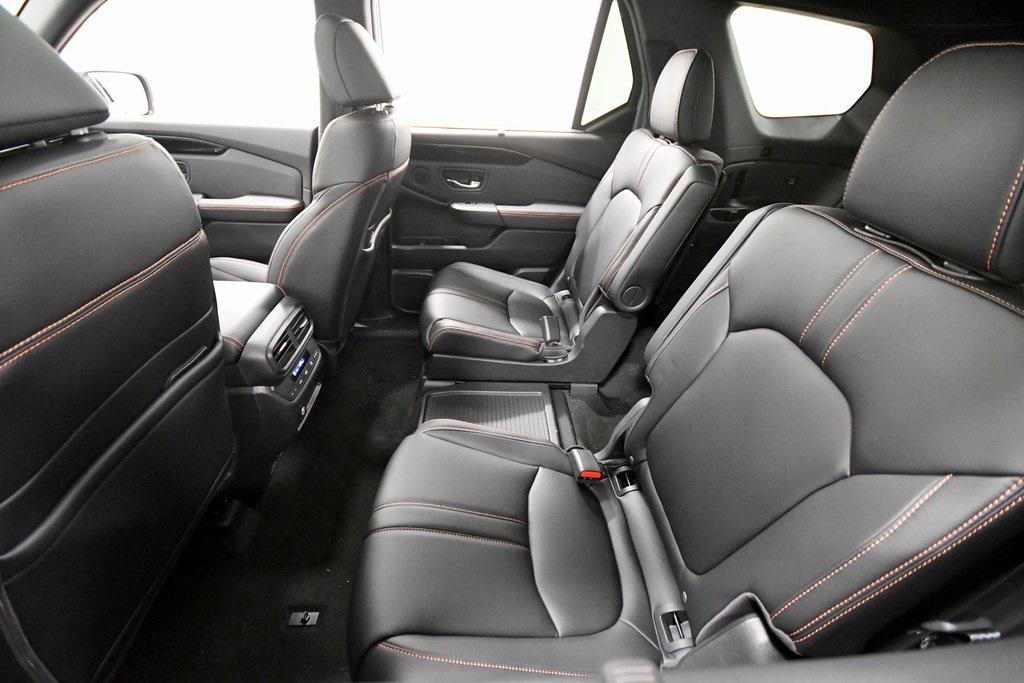 new 2025 Honda Pilot car, priced at $48,259