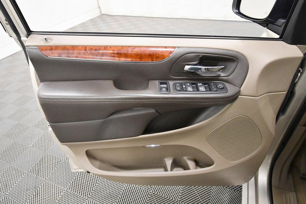 used 2014 Chrysler Town & Country car, priced at $9,799