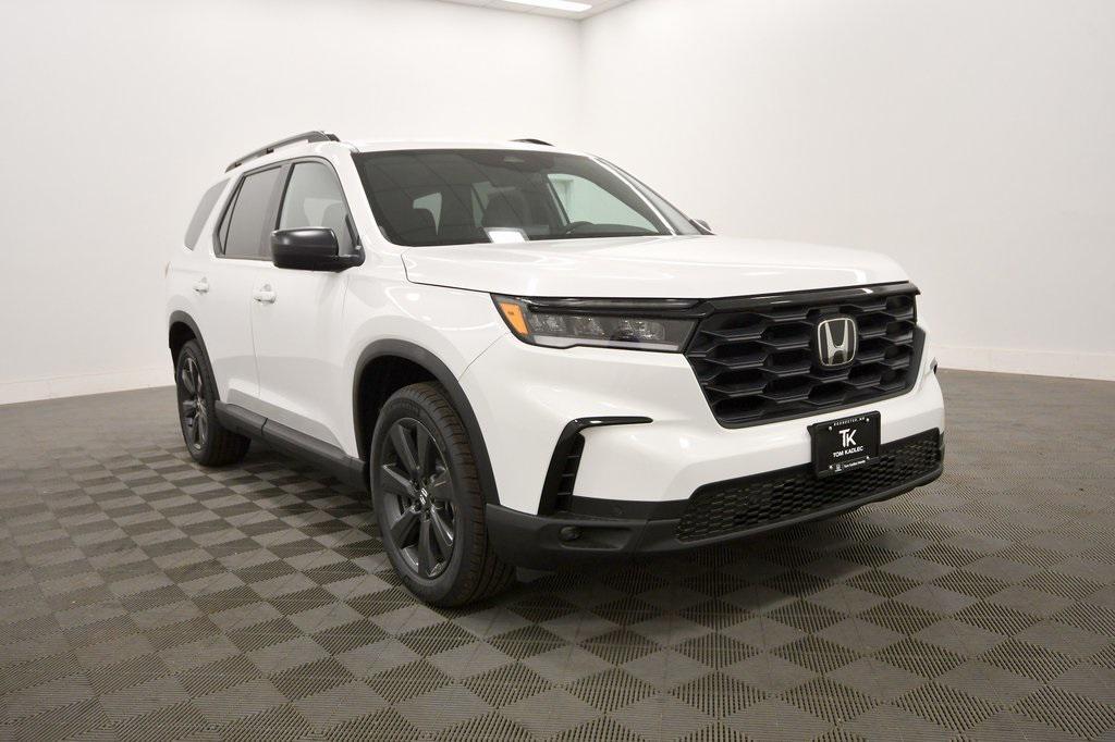 new 2025 Honda Pilot car, priced at $42,240