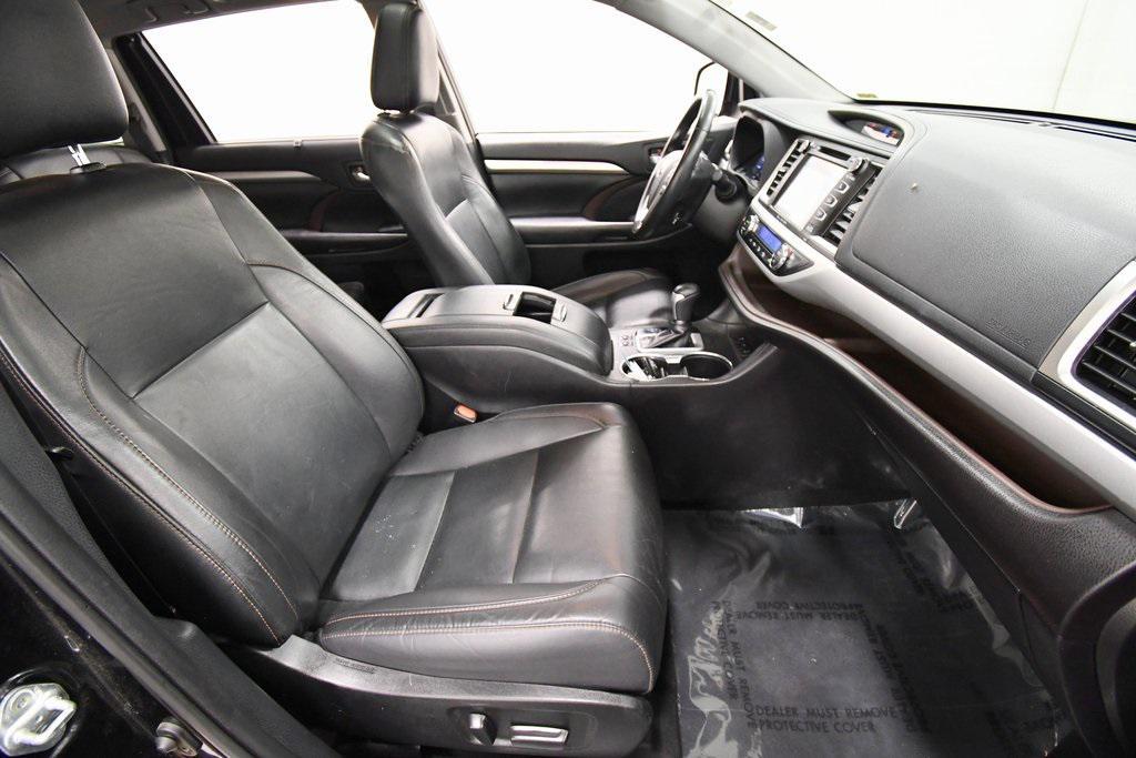 used 2019 Toyota Highlander car, priced at $25,999