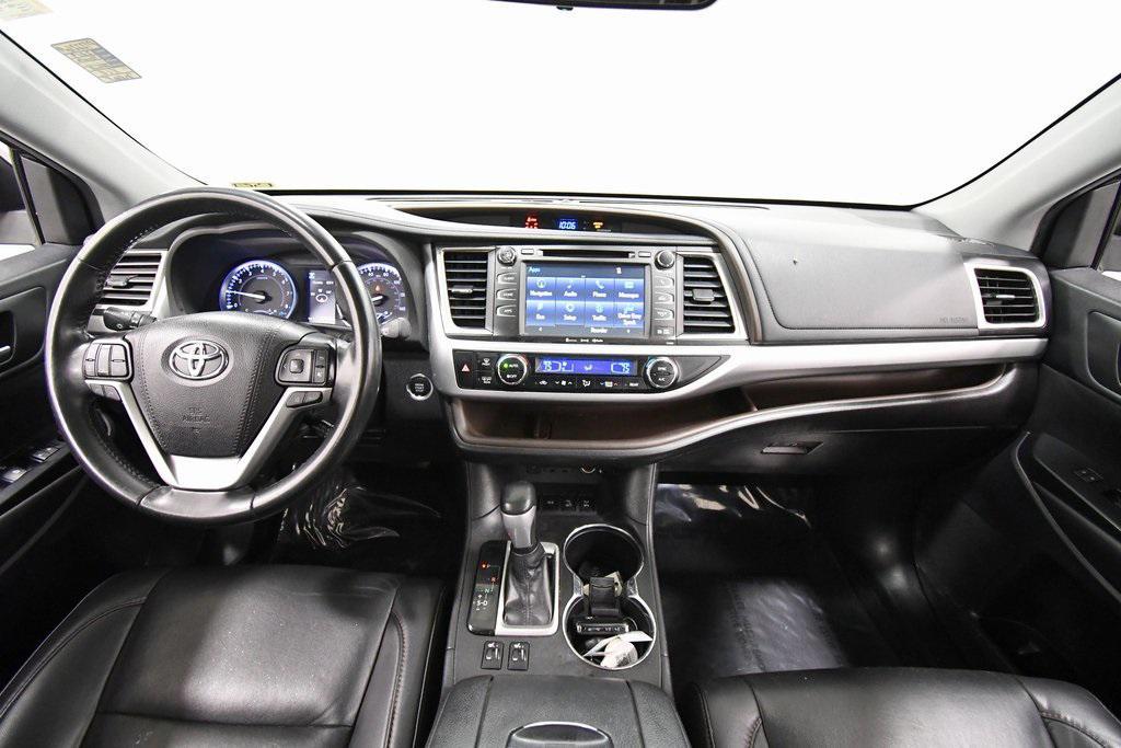 used 2019 Toyota Highlander car, priced at $25,999