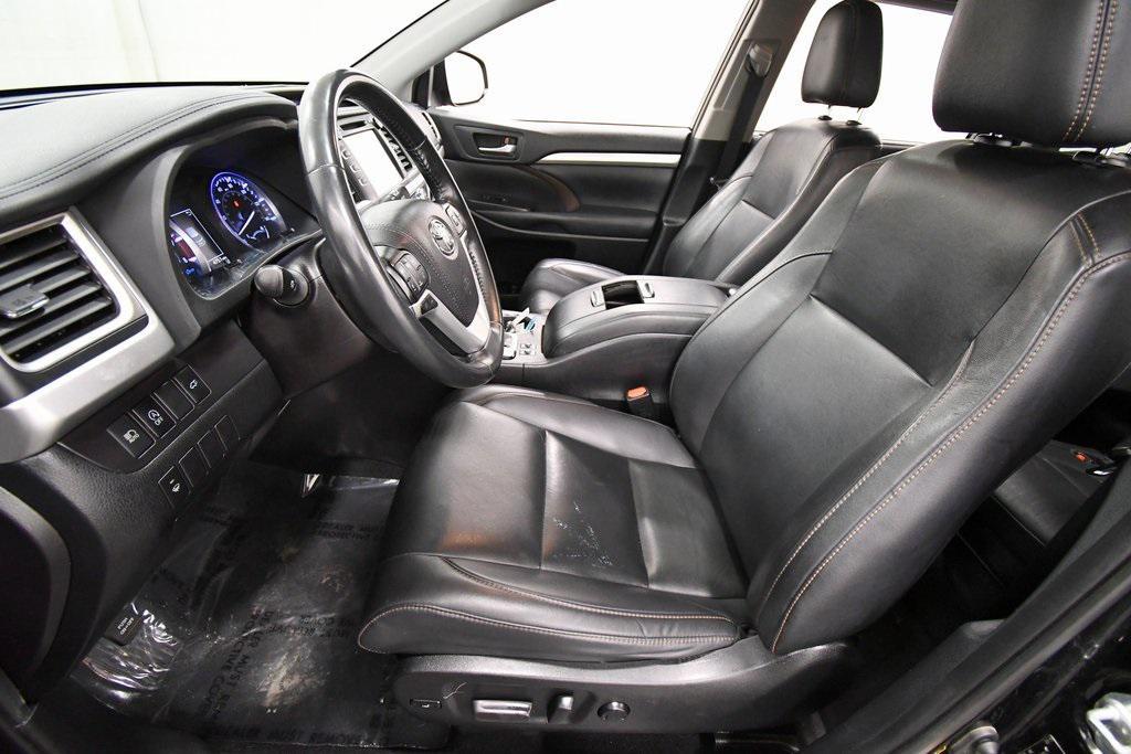 used 2019 Toyota Highlander car, priced at $25,999