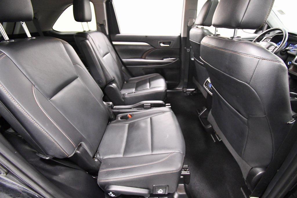 used 2019 Toyota Highlander car, priced at $25,999