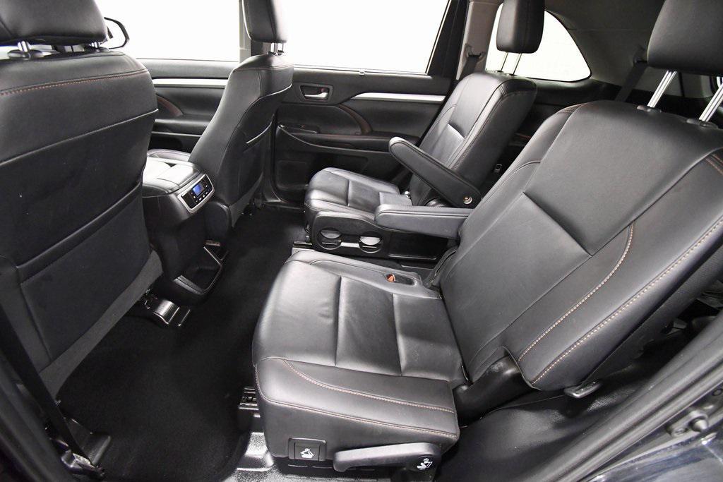 used 2019 Toyota Highlander car, priced at $25,999