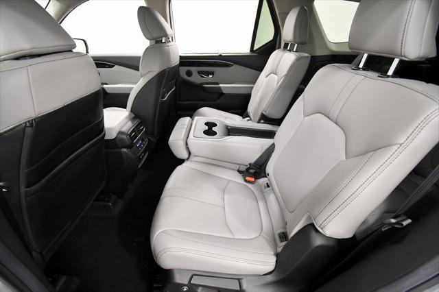 used 2025 Honda Pilot car, priced at $43,999