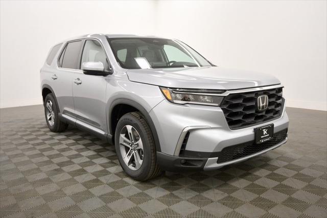 used 2025 Honda Pilot car, priced at $43,999