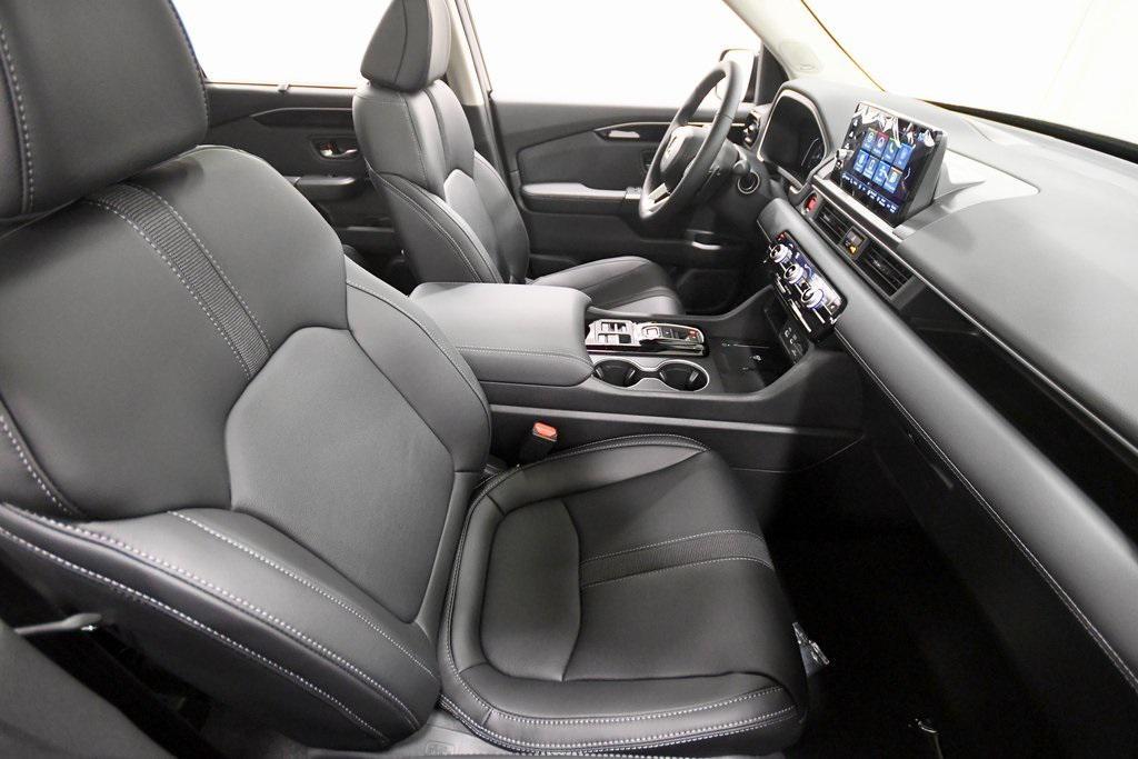 new 2025 Honda Pilot car, priced at $51,550
