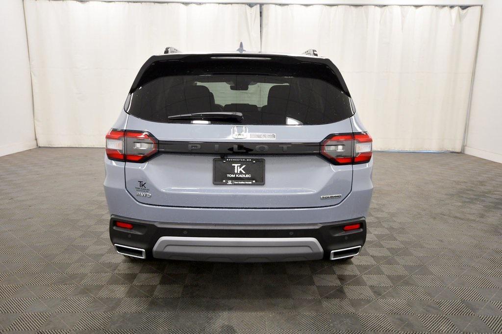 new 2025 Honda Pilot car, priced at $51,550