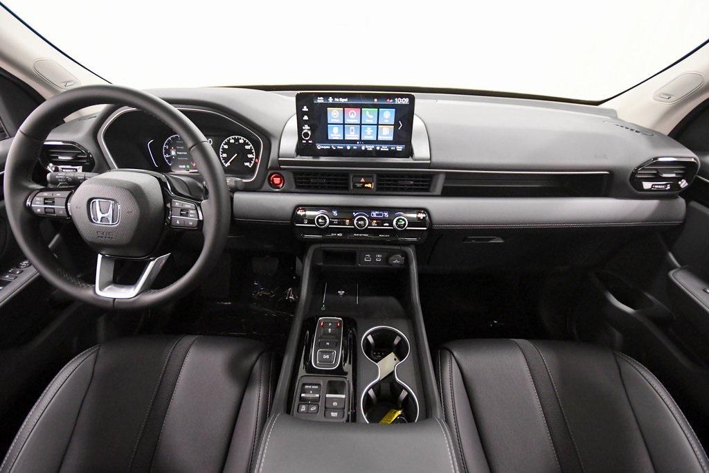 new 2025 Honda Pilot car, priced at $51,550