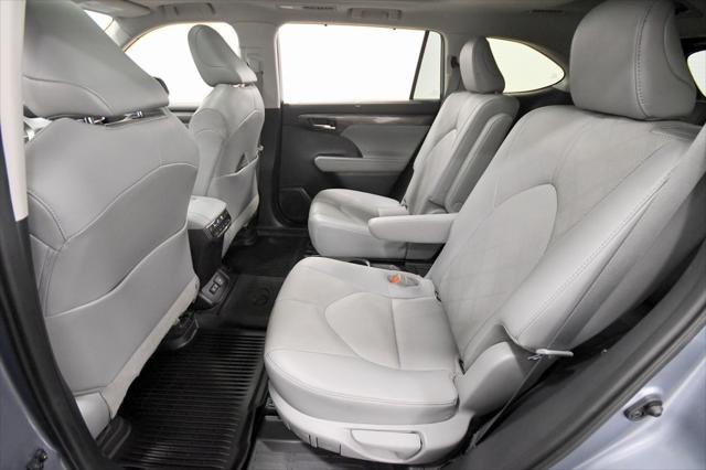 used 2021 Toyota Highlander car, priced at $36,499