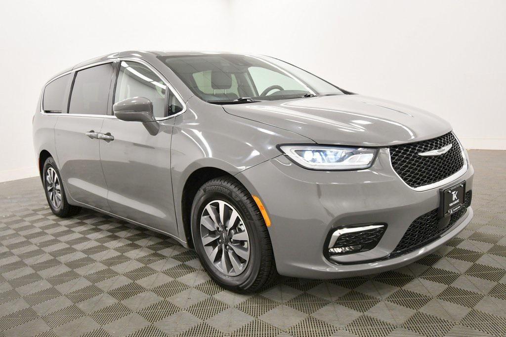 used 2022 Chrysler Pacifica Hybrid car, priced at $21,997