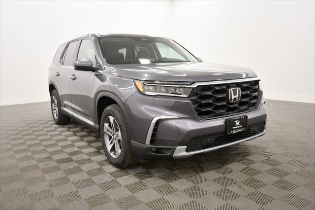 new 2025 Honda Pilot car, priced at $45,999