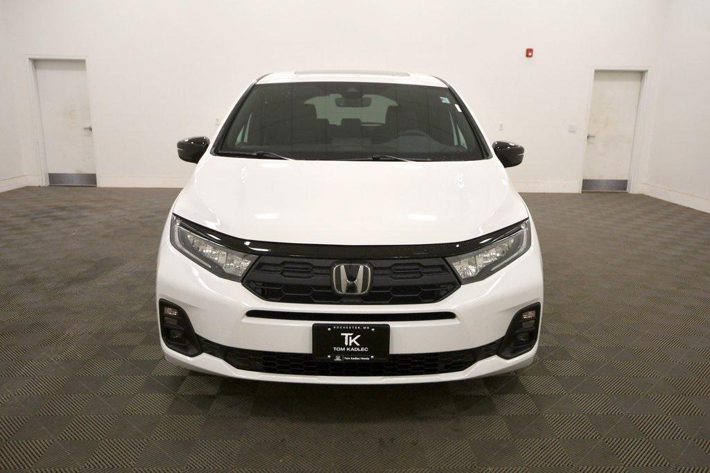new 2026 Honda Odyssey car, priced at $44,399