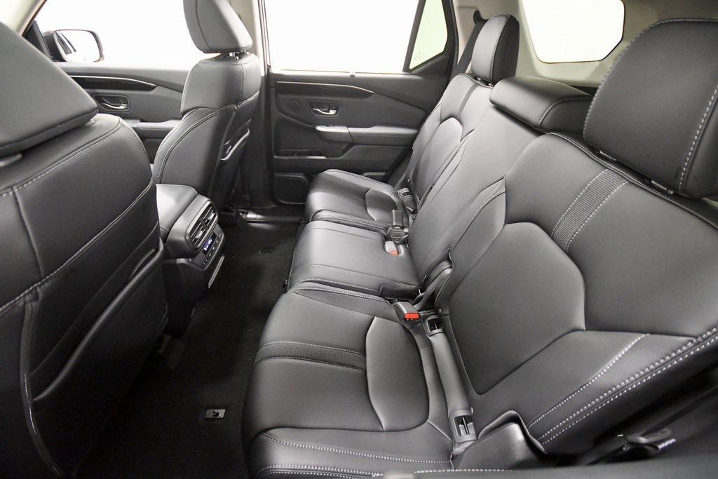 new 2025 Honda Pilot car, priced at $48,569