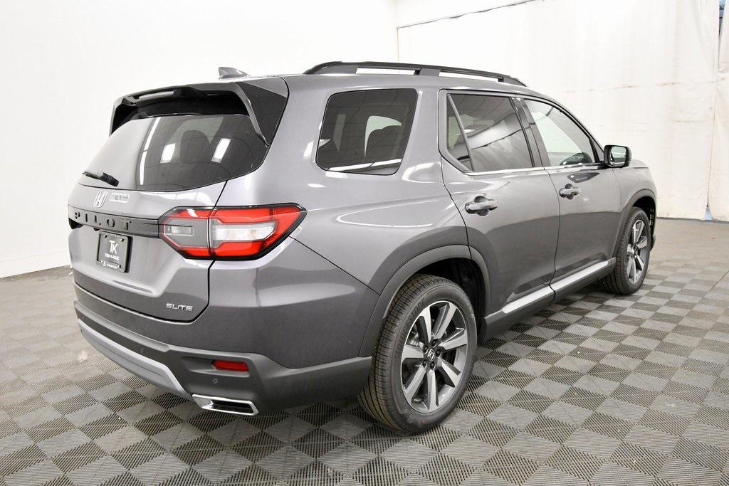 new 2025 Honda Pilot car, priced at $55,305