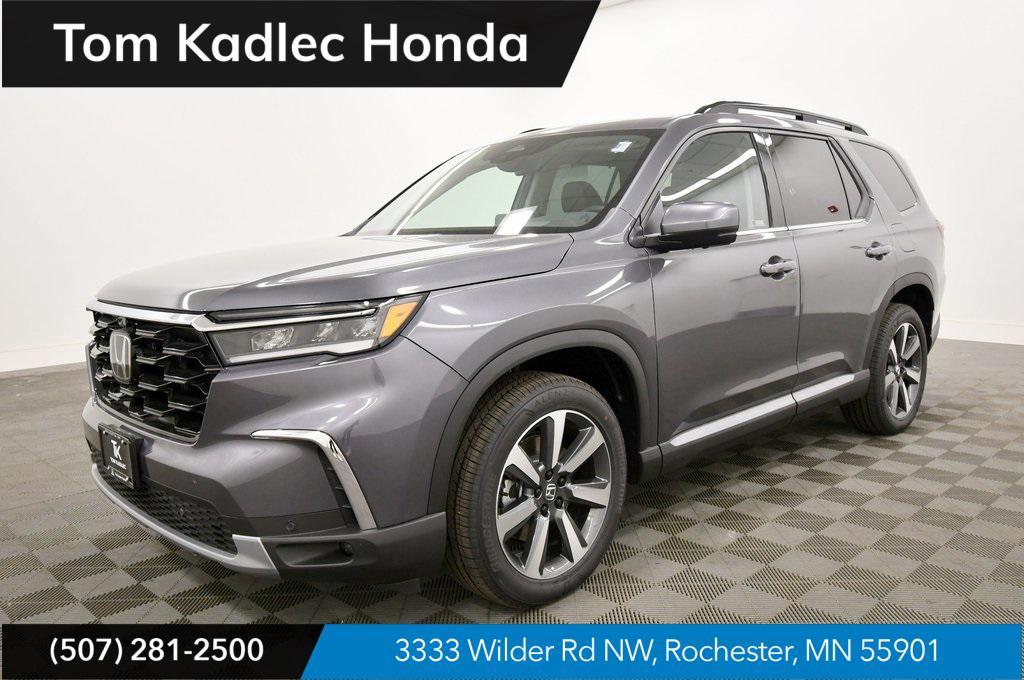 new 2025 Honda Pilot car, priced at $55,305