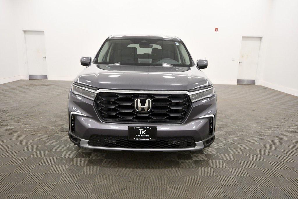 new 2025 Honda Pilot car, priced at $44,820