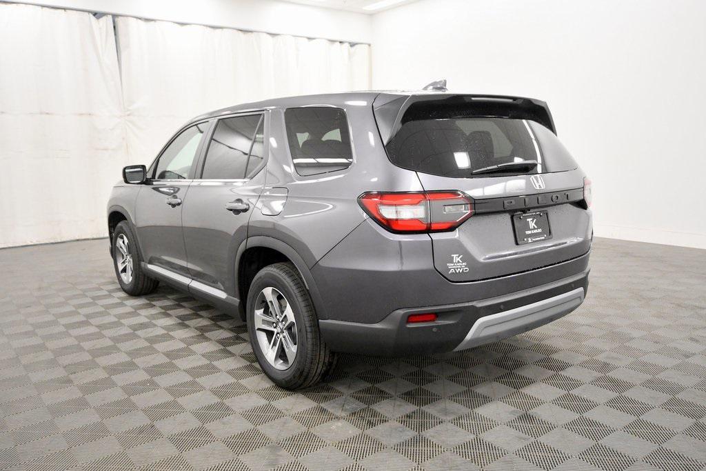 new 2025 Honda Pilot car, priced at $44,820