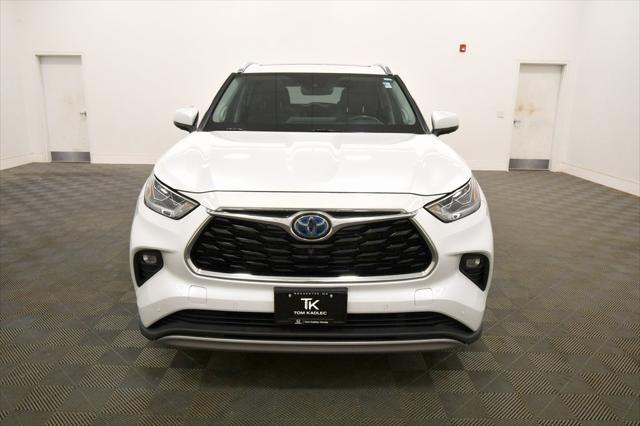used 2022 Toyota Highlander Hybrid car, priced at $43,999
